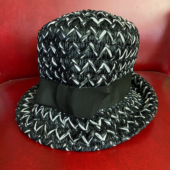 Vintage Black & White Straw Bucket Hat Bow Retro 21” Around - Picture 2 of 5